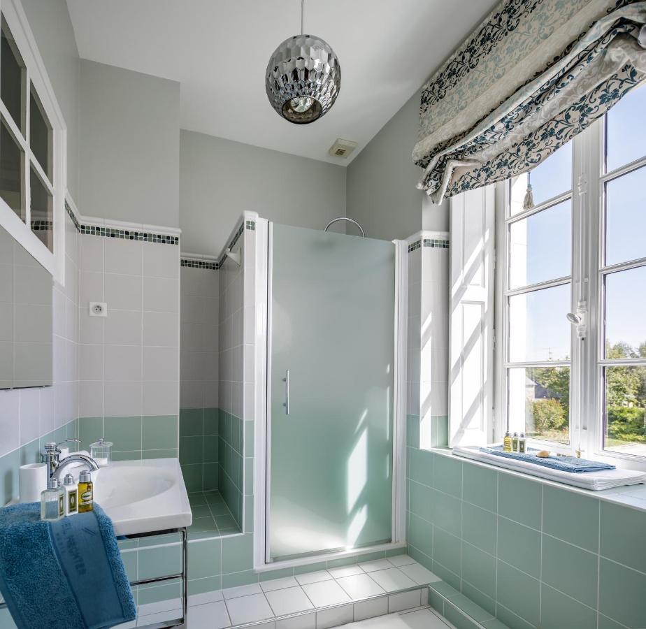 Manoir De Bel Ebat Hotel Crossac Екстериор снимка
